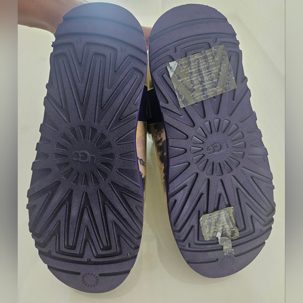 UGG Kids Tie-Dye Boots - Purple and Black - Picture 8 of 8